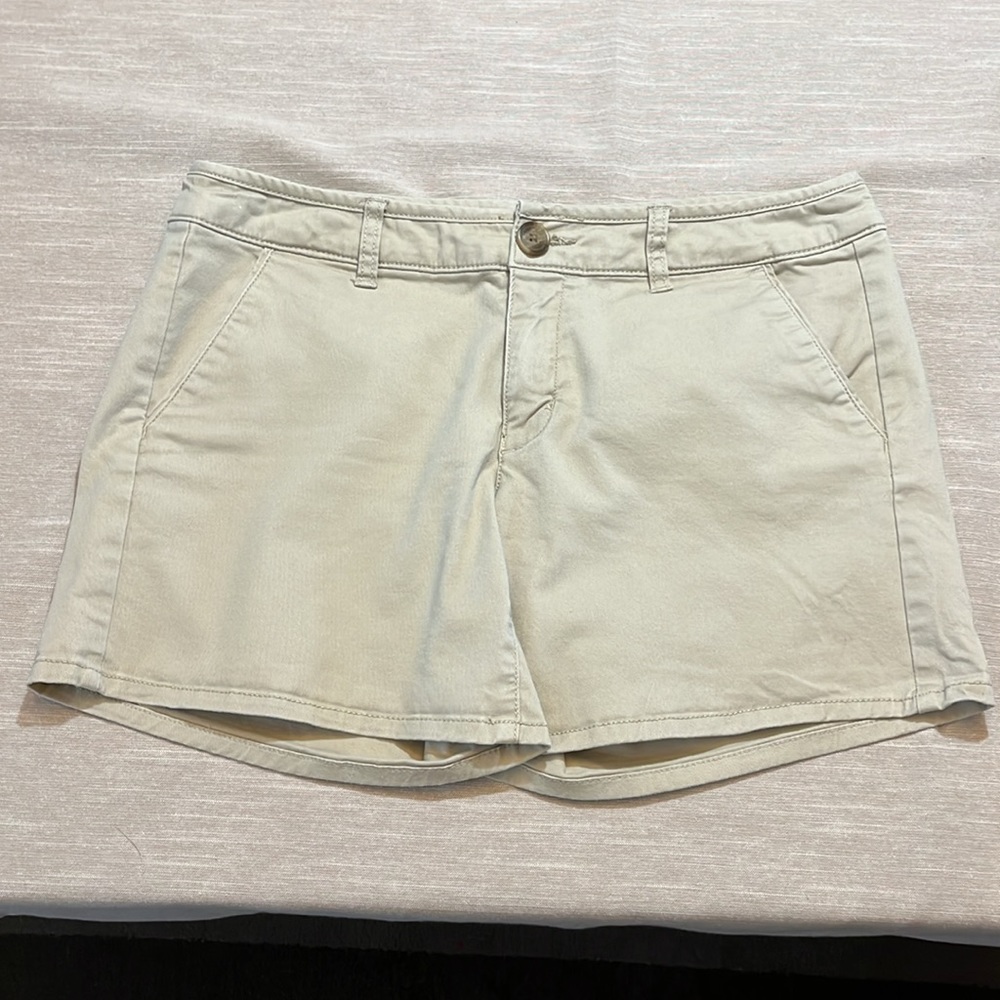 American Eagle Midi Stretch Khaki color shorts. Size 8. Waist 15.5” Inseam 5.5”